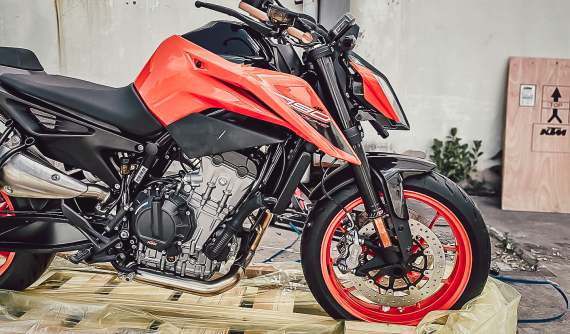 Naked bike KTM 790 Duke mang sức mạnh 105 mã lực chốt giá tại Việt Nam