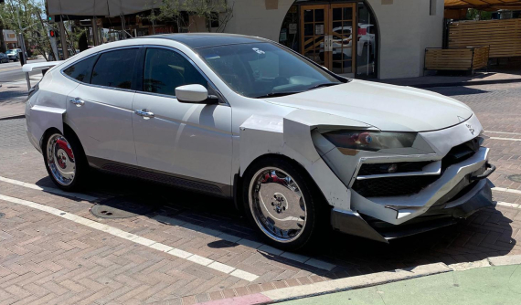 Đây là một chiếc Honda "đội lốt Lamborghini Urus" xấu tới nhức cả mắt