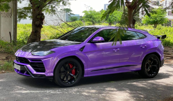 Cận cảnh siêu SUV Lamborghini Urus màu tím độc nhất tại Việt Nam