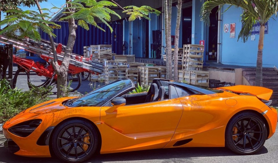 Khui công "cơn lốc màu da cam" McLaren 720S Spider tại Đà Nẵng