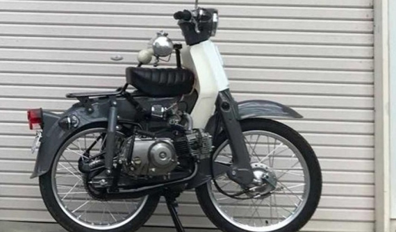 Đây là chiếc Honda Cub đáng yêu nhất thế giới, nhưng được trang bị đến 2 động cơ