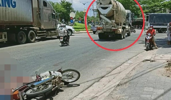 Video quay khoảnh khắc xe máy va chạm với xe trộn bê tông khiến 1 phụ nữ tử vong tại Ninh Thuận