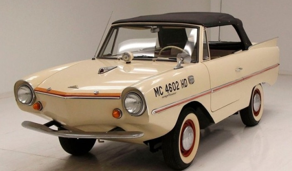 Chiếc "xe lai thuyền" Amphicar 770 1964 này dường như còn mới cứng và có giá khoảng 700 triệu đồng