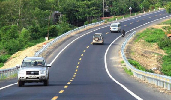 Hiểu đúng về lỗi vượt phải khi tham gia giao thông tại Việt Nam