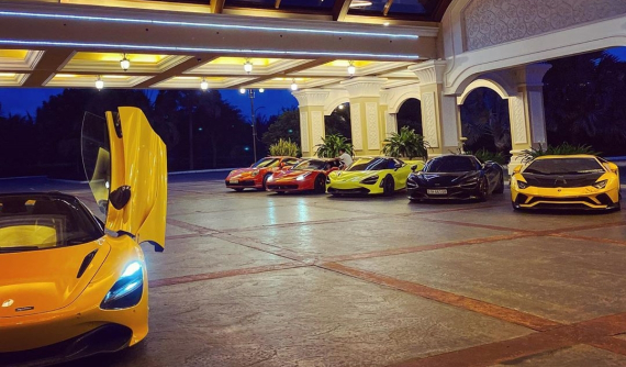 Chủ nhân McLaren Senna độc nhất Việt Nam vẫn đi du lịch cùng siêu xe Lamborghini Aventador S