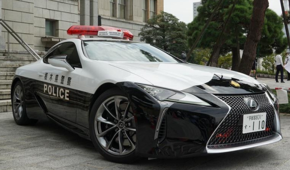 Hết Nissan GT-R, đại gia tiếp tục chơi lớn khi quyên góp Lexus LC 500 cho cảnh sát Nhật Bản