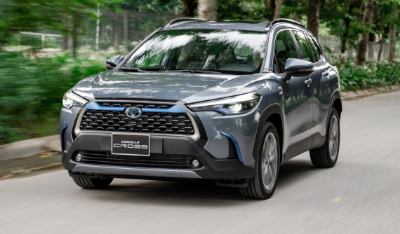 Toyota Corolla Cross 2020 “cháy” hàng, xe nào về “bay” ngay xe đấy