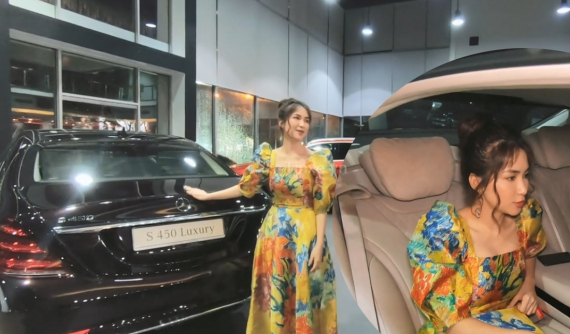 Hòa Minzy tính chọn mua chiếc xe đầu đời là Mercedes-Benz E-Class nhưng lại bị S450 "hút hồn"