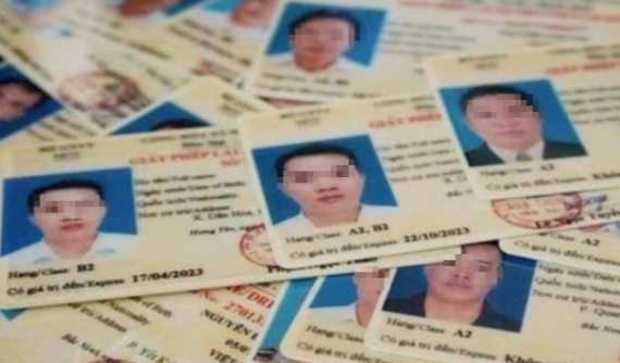 Mắc lỗi không có bằng lái xe phạt bao nhiêu? Quên mang có bị phạt không?