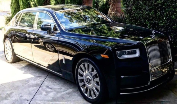 Nhà giàu Việt tiếp tục 'mở công" xe siêu sang Rolls-Royce Phantom thế hệ thứ 8