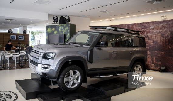 Đánh giá nhanh Land Rover Defender 2020: SUV dã chiến nay lại thêm tiện nghi và hiện đại