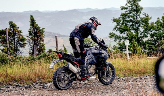 Ducati Multistrada V4 sẽ không dùng chung động cơ với Panigale và Streetfighter