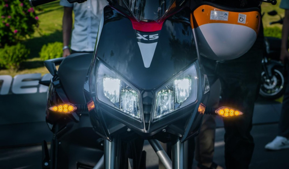 Yadea X5 - Xe máy điện thể thao chính thức mở bán, giá chỉ hơn 20 triệu