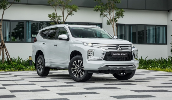 Sau tất cả, Mitsubishi Pajero Sport 2020 chính thức chốt giá cao nhất hơn 1,3 tỷ đồng, sở hữu nhiều trang bị quyết đấu Toyota Fortuner