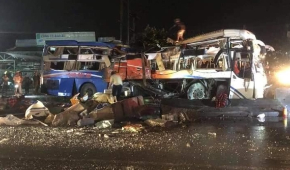 Tiền Giang: 1 người tử vong, 19 người bị thương trong vụ tai nạn liên hoàn lúc rạng sáng