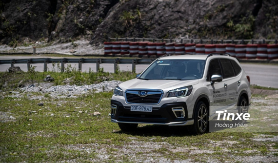 Sang tháng 10, Subaru Forester tiếp tục giảm kỷ lục hơn 200 triệu, bản thấp nhất chỉ 900 triệu đồng