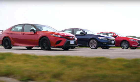 Chứng kiến cuộc đua drag kịch tính giữa Toyota Camry TRD, Honda Accord và Mazda6 2020