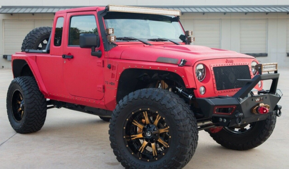 Lạ mắt chiếc Jeep Wrangler độ thành bán tải, lắp động cơ V8 Hemi đang được rao bán giá 2,29 tỷ đồng