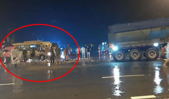 Yên Bái: Xe khách 29 chỗ húc vào đuôi xe ben khiến nhiều hành khách nhập viện