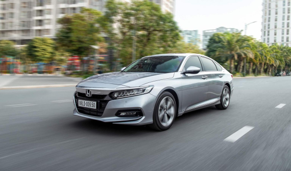 Tham vọng thoát “ế”, đại lý giảm luôn 100 triệu đồng cho Honda Accord