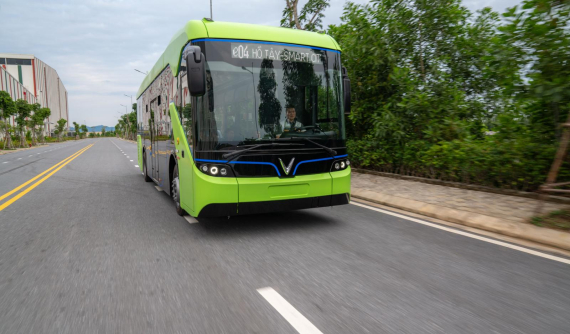 Xe buýt điện VinFast đầu tiên chạy thử thành công tại Việt Nam