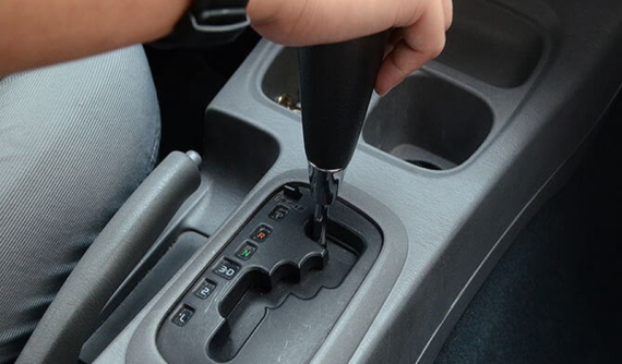 Xe AT và MT là gì? Nên chọn xe AT hay MT?