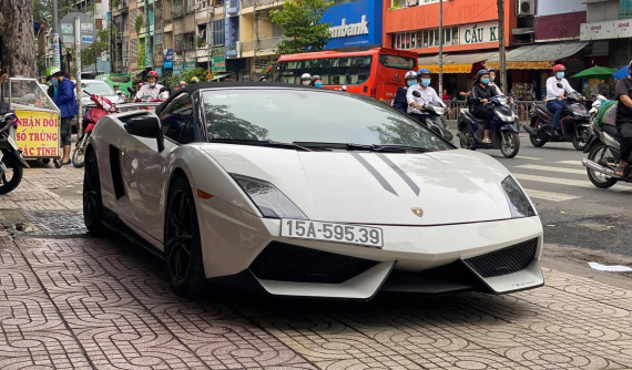 Lamborghini Gallardo LP570-4 Spyder Performante độc nhất Việt Nam lần đầu tiên vào Sài thành
