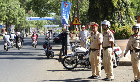 Cục CSGT: Hạn chế lập chốt trên đường, tăng cường xử lý phạt nguội bằng camera giám sát