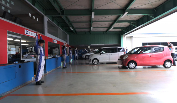 Khám phá cuộc sống mỗi ngày của nữ công nhân xưởng sửa chữa ô tô tại Nhật Bản
