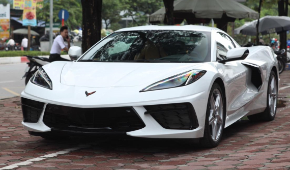 "Soi dung nhan" của Chevrolet Corvette C8 2020 đầu tiên về Việt Nam có giá bán dự kiến trên 7 tỷ đồng