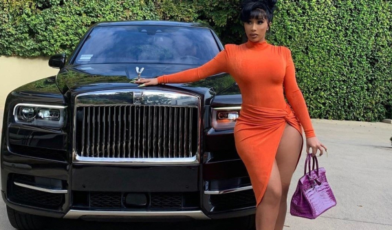 Không có bằng lái xe, nữ ca sỹ Cardi B vẫn được tặng SUV siêu sang Rolls-Royce Cullinan mới