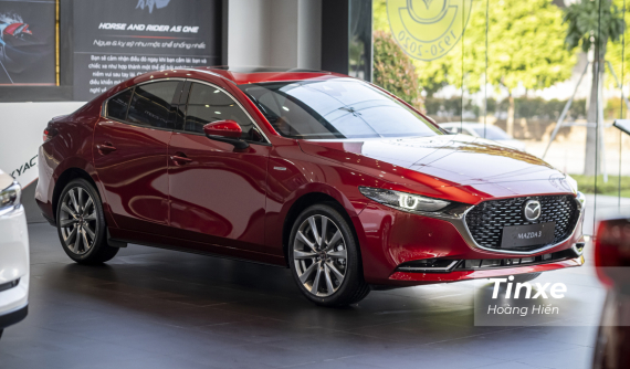 Đắt hơn 20 triệu đồng, Mazda3 phiên bản kỷ niệm 100 năm có gì khác biệt?