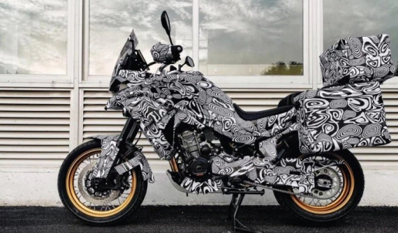 Cận cảnh xe Adventure "giá rẻ" của Trung Quốc trang bị động cơ KTM 790