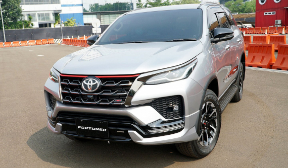 SUV 7 chỗ Toyota Fortuner 2020 được bổ sung bản TRD Sportivo, không thể thao bằng Legender