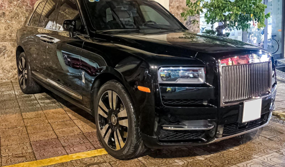 Rolls-Royce Cullinan đầu tiên về Đồng Nai, có vẻ như mẫu SUV siêu sang đã quá thịnh hành tại Việt Nam