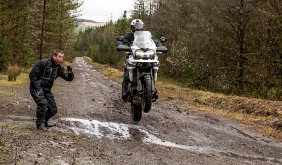 Những sai lầm thường người dùng hay mắc phải khi điều khiển xe mô tô Adventure