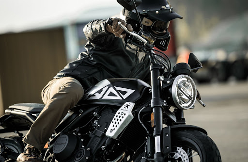 Xế tân cổ điển giá hời Brixton Crossfire 500 bất ngờ có mặt tại Việt Nam, mạnh tương đương Honda CB500X