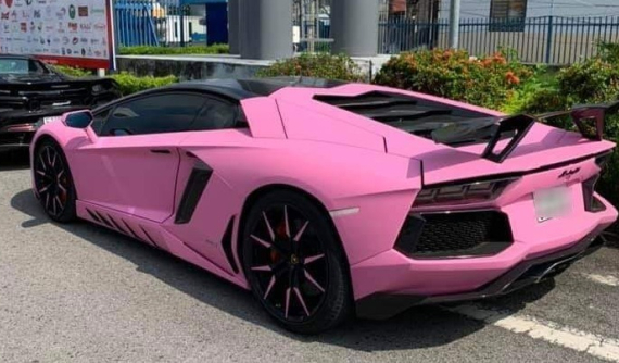 An Giang: Bộ ba xe Lamborghini, Ferrari và Porsche bị CSGT tạm giữ vì vi phạm trật tự an toàn giao thông