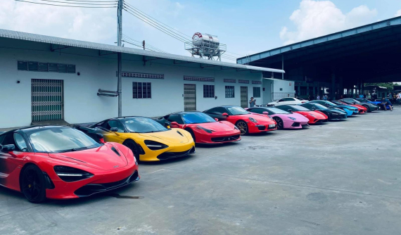 Video: Người dân miền Tây đón chờ dàn siêu xe hàng chục tỷ đồng từ Sài thành đổ về đây