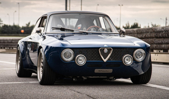 Alfa Romeo Giulia GTe - Xe cổ điển tái sinh thành xe điện mạnh 518 mã lực, nội - ngoại thất hoàn toàn mới