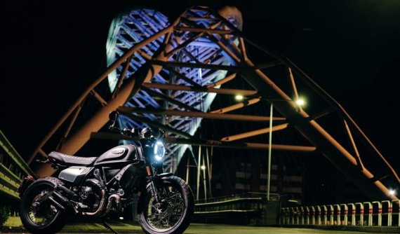 Ducati Scrambler và Desert Sled ra mắt phiên bản mới 2021 với màu sắc bắt mắt