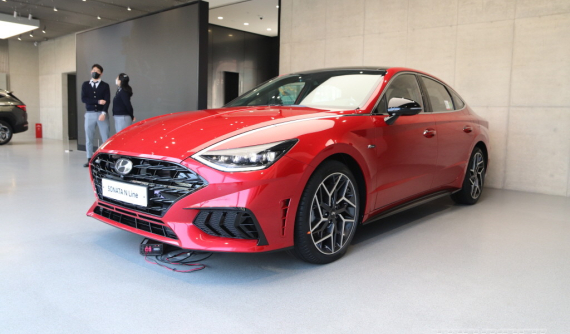 Cận cảnh thiết kế "bằng xương, bằng thịt" của Hyundai Sonata N Line 2021 - sedan hạng D khiến người Việt "phát thèm"