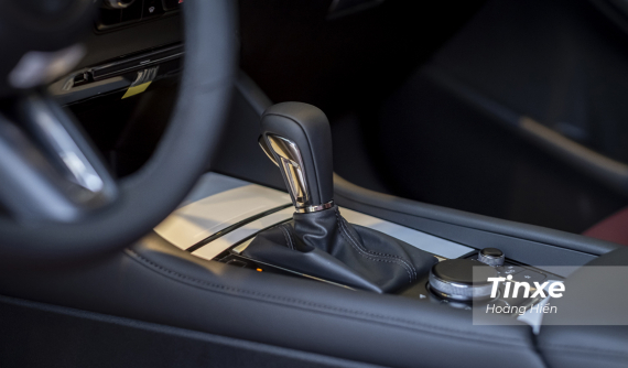 Dừng đèn đỏ nên về P hay về N với xe ô tô số tự động?