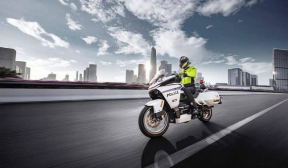 Soi xe mô tô điện "xịn sò" của cảnh sát Trung Quốc đến từ CFMoto