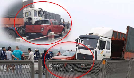 Hà Nội: Xe bán tải Ford Ranger va chạm với xe đầu kéo khiến giao thông qua cầu Thanh Trì ùn tắc