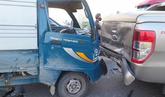 Khoảng cách an toàn giữa 2 xe được quy định như thế nào? Mức phạt khi vi phạm ra sao?