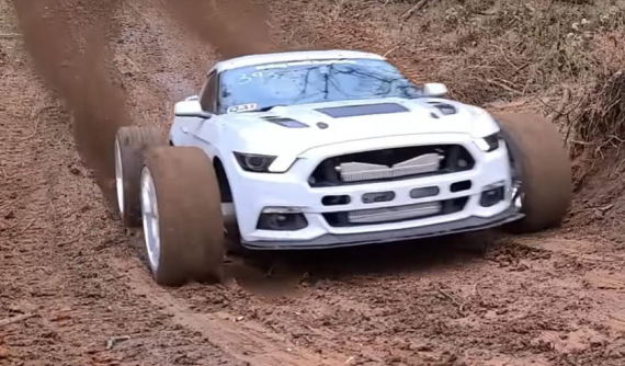 YouTuber nhận phản ứng trái chiều khi độ Ford Mustang thành xe lội bùn, mạnh 1.200 mã lực