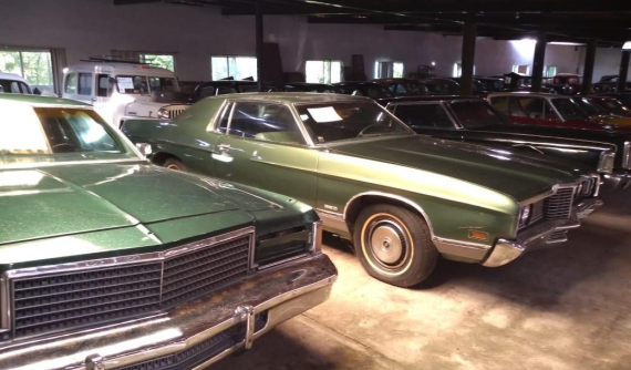 Tịch thu bộ sưu tập 41 chiếc xế cổ của một cựu cảnh sát trưởng