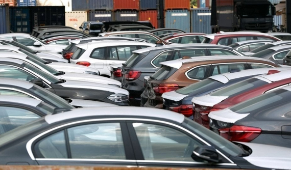 Lượng ô tô nhập khẩu tăng mạnh dịp cuối năm với hơn 900 xe từ Trung Quốc cập cảng trong tháng 10