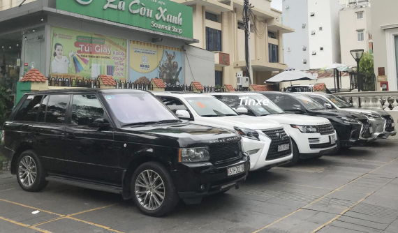 Không chỉ có xe siêu sang, Phan Thành đi hỏi vợ còn huy động dàn xe SUV chục tỷ đồng